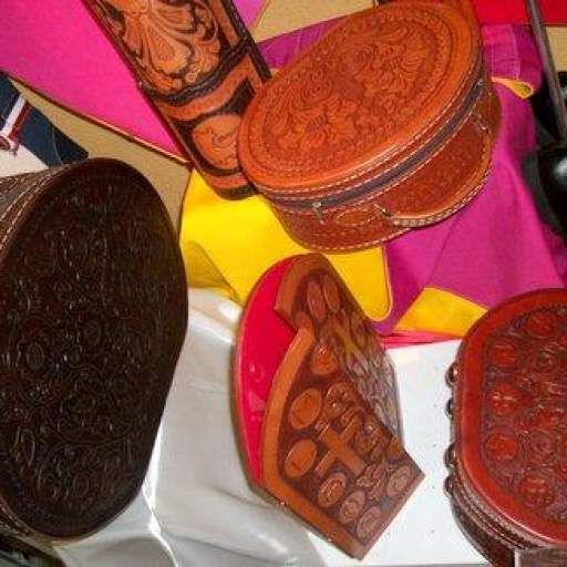 CUEROS del TORERO repujados
